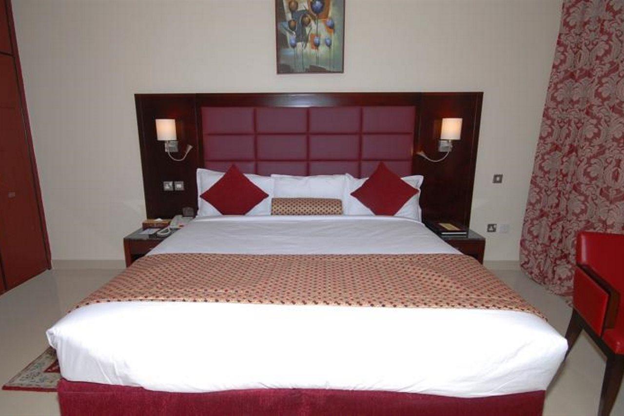 Ramee Rose Hotel Apartments Abu Dhabi Exterior photo